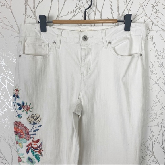 JESSICA SIMPSON Boho Embroidered Forever Rolled Ankle White Jeans 30 - Picture 4 of 14